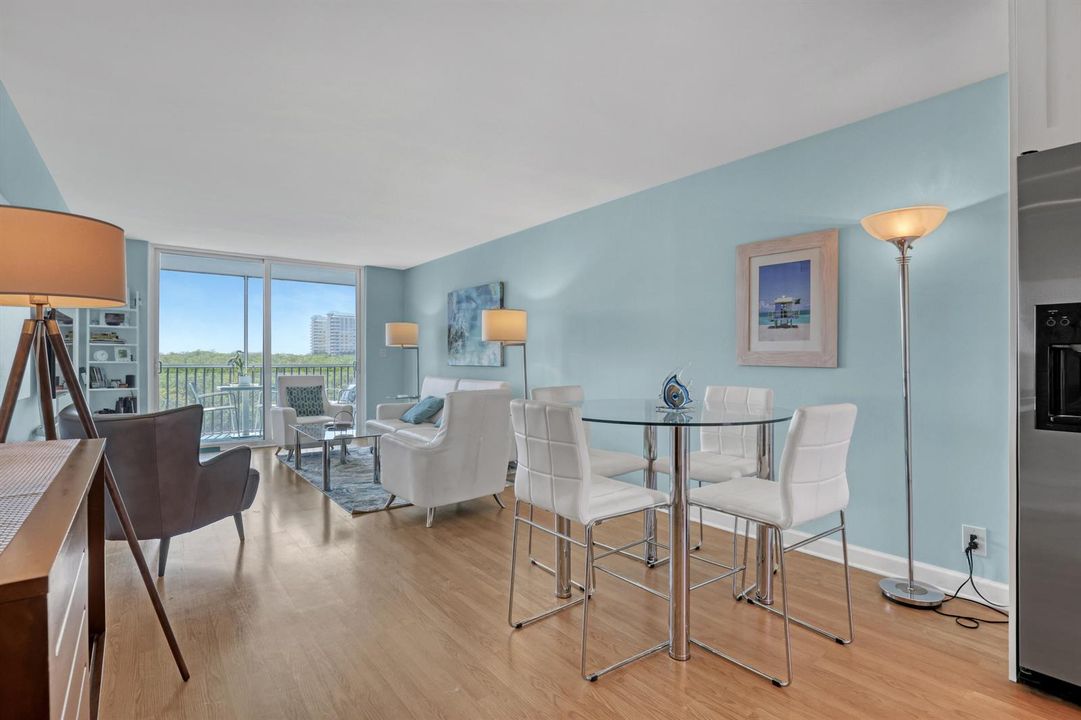 689 NE 6th #402 (6)