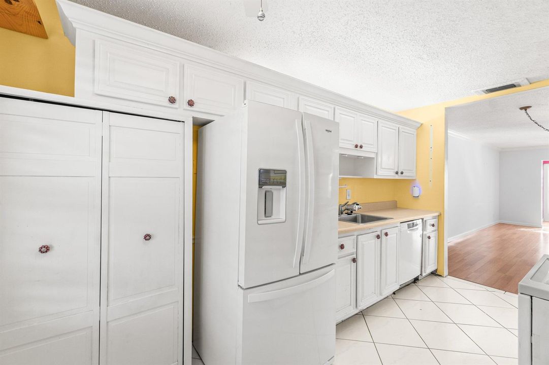 Pantry.014-1020SilkOakTerrace-102-