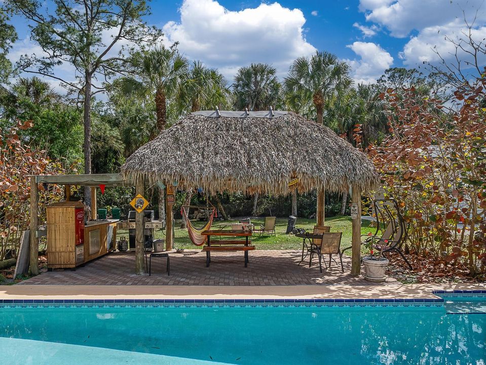 29 Tiki Hut (1)