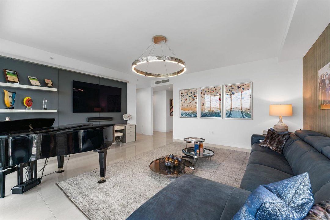 Guest Bedroom/Family Room
