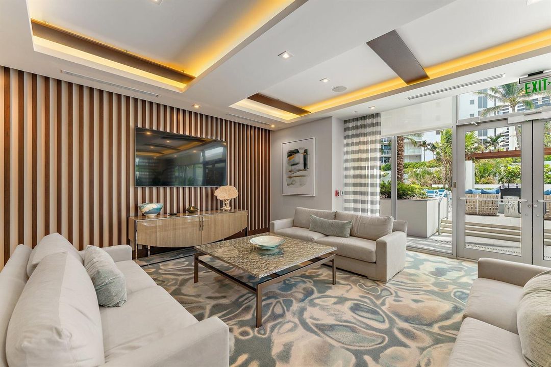 Building Lounge