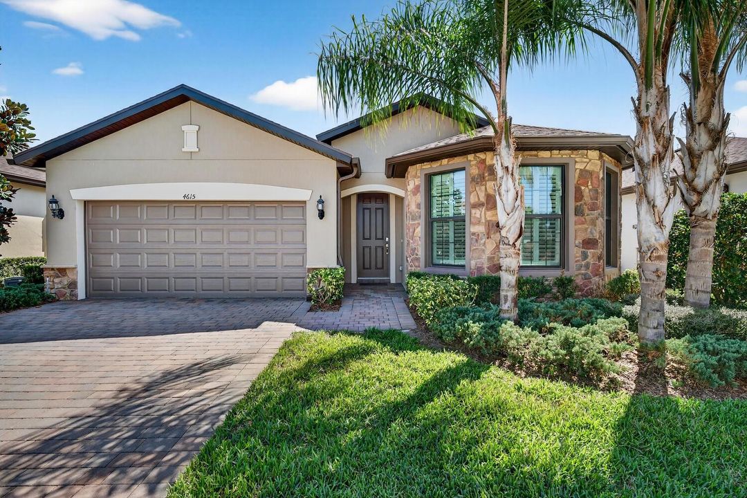 4615 Iron St Vero Beach FL-large-003-009