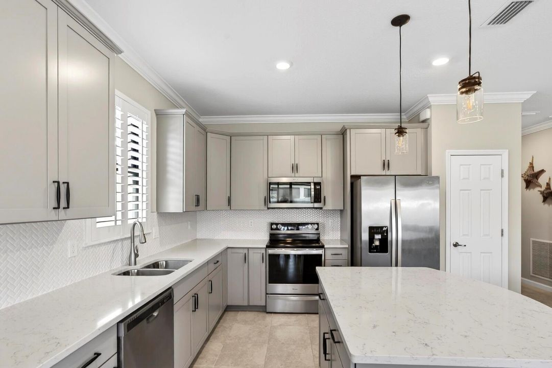 4615 Iron Street-18