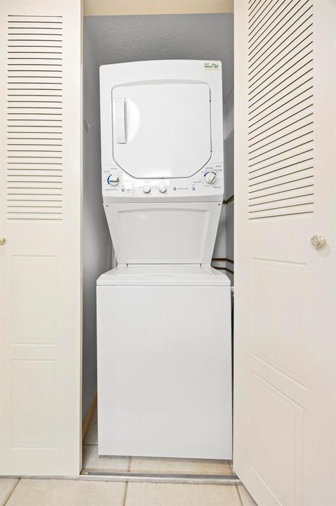 washer dryer in unit