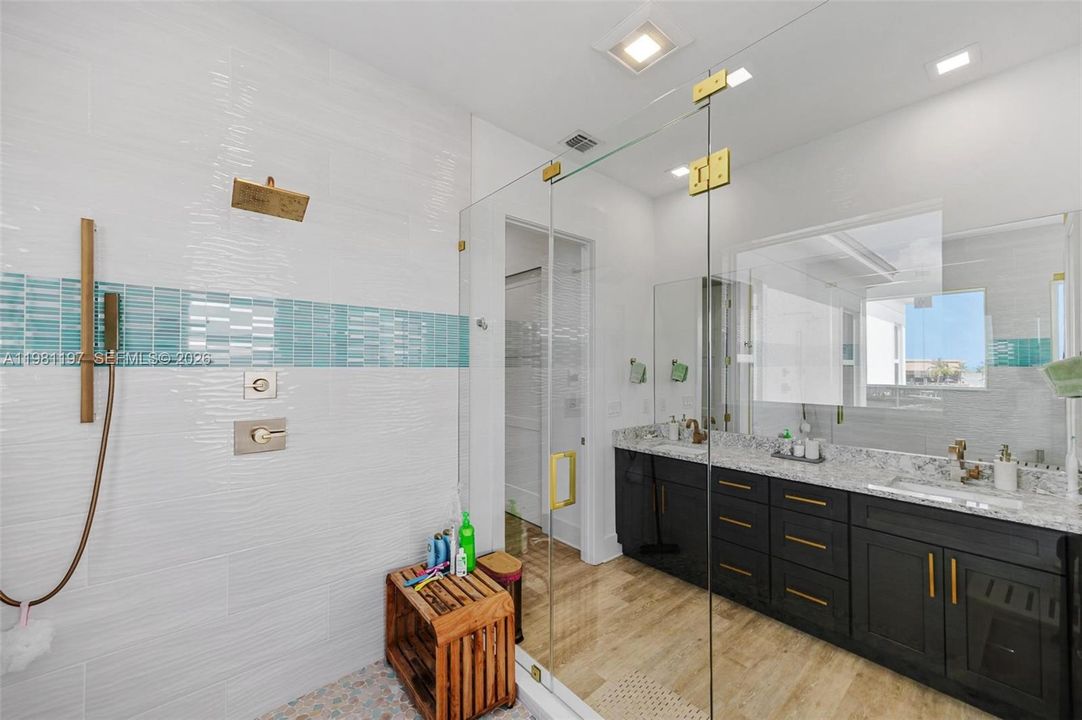 For Sale: $4,490,000 (5 beds, 4 baths, 3826 Square Feet)