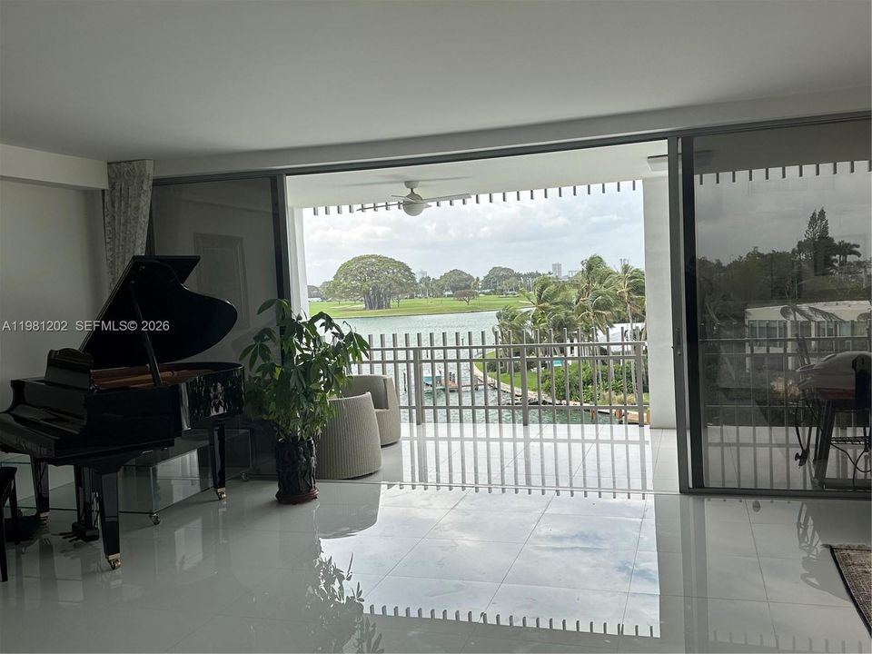 entrance to balcony