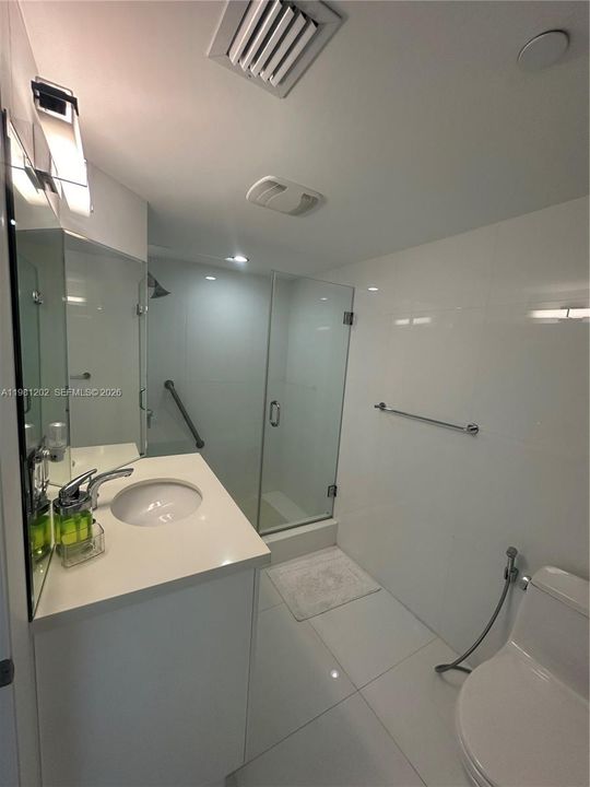 guest bathroom 2 (full bathroom )