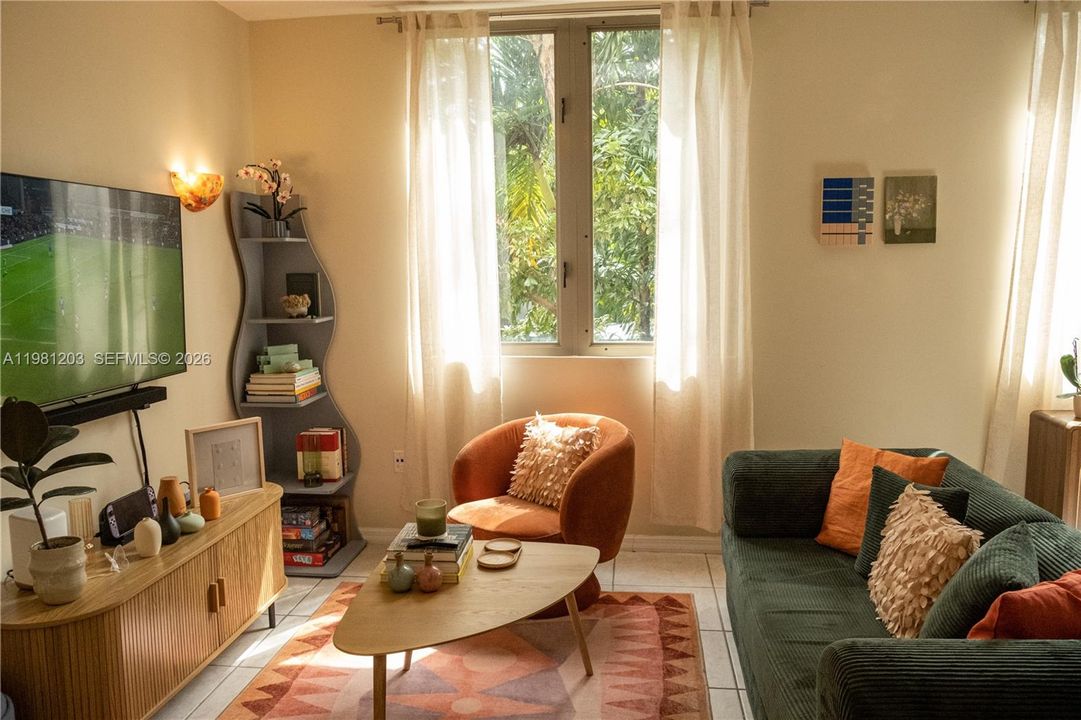 Под контрактом: $325,000 (1 спален, 1 ванн, 652 Квадратных фут)