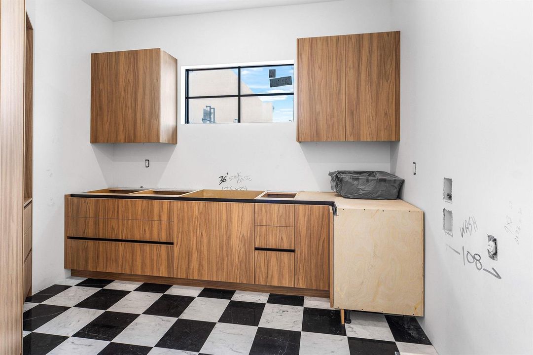 1st Floor Laundry Room Alt
