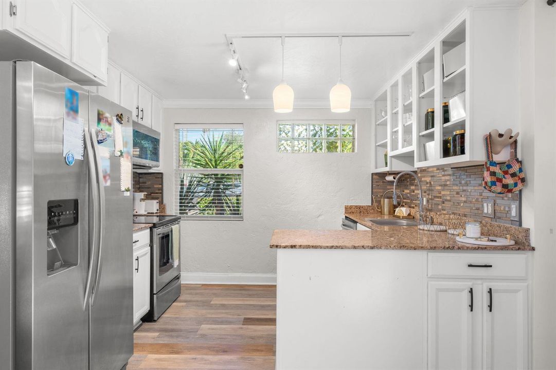 8-web-or-mls-614 NE 28th St, Wilton Mano