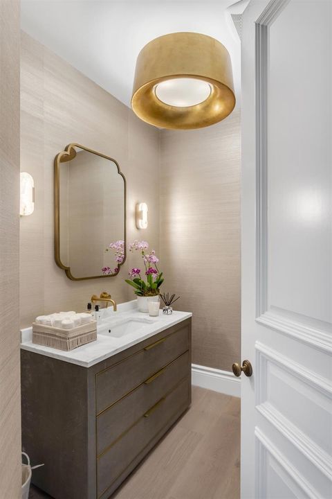 POWDER_ROOM_EB