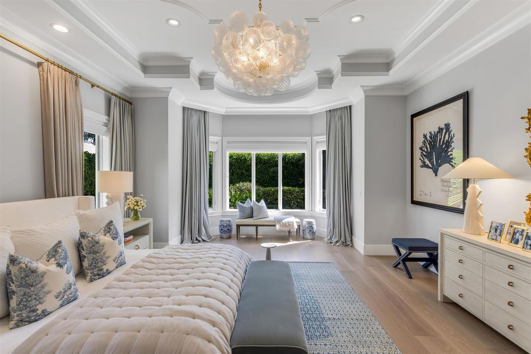 PRIMARY_BEDROOM_STRAIGHT_EB