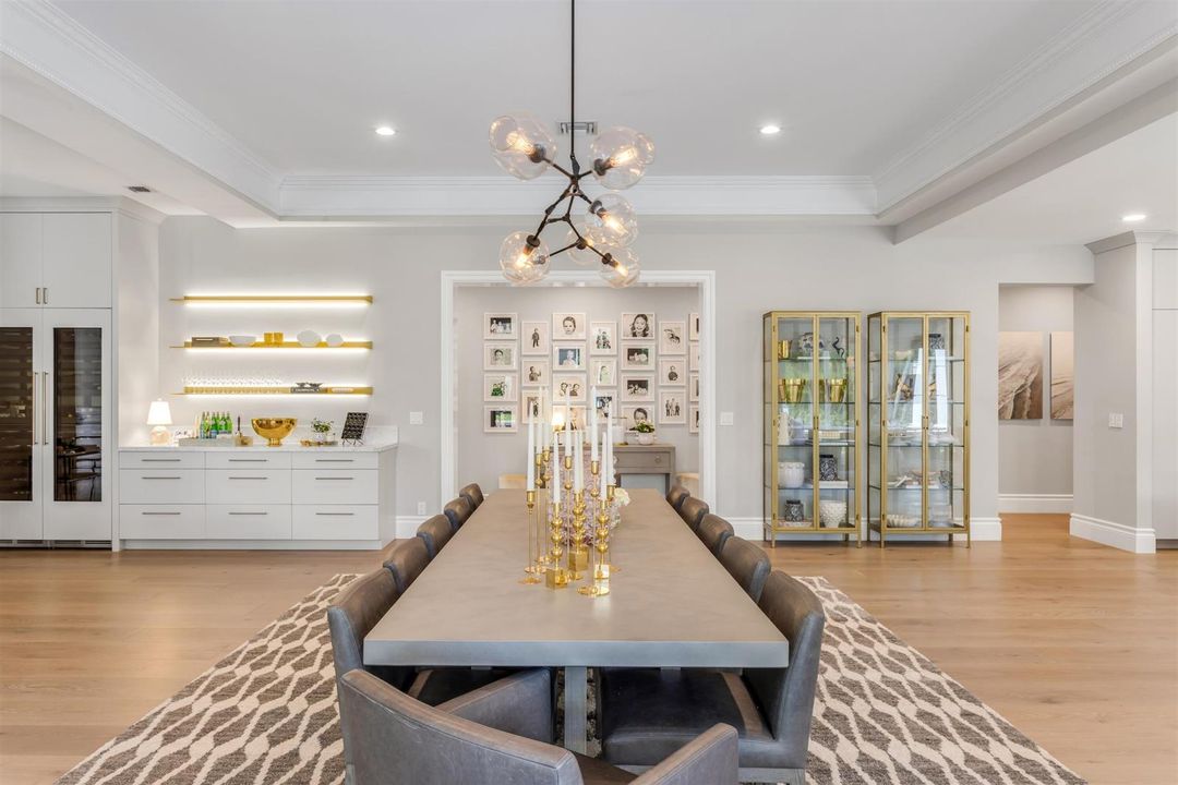 DINING_STRAIGHT_EB