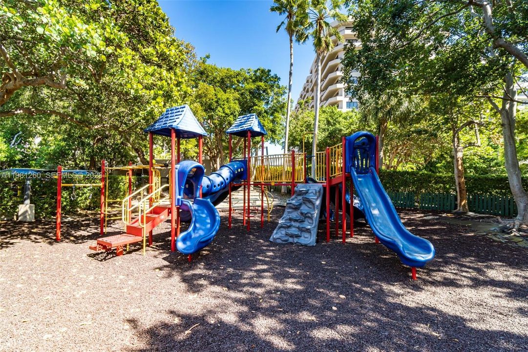 Activo con contrato: $1,690,000 (2 camas, 2 baños, 1547 Pies cuadrados)