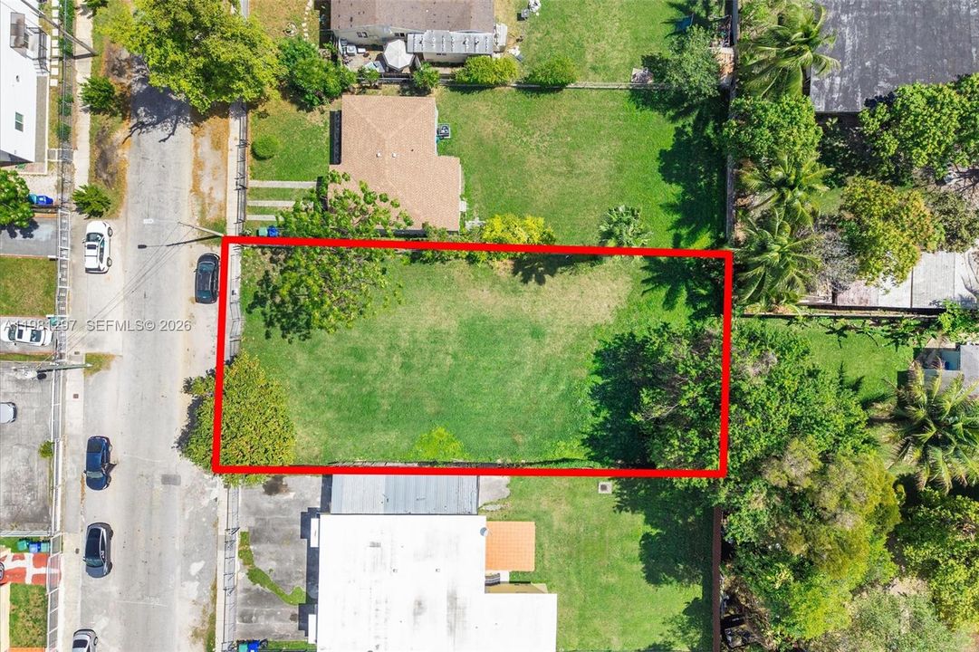 En Venta: $500,000 (0.21 acres)