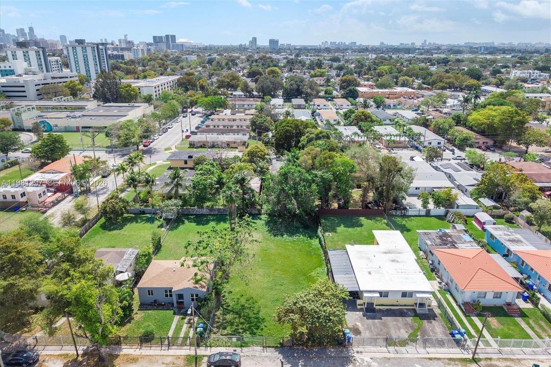 En Venta: $500,000 (0.21 acres)