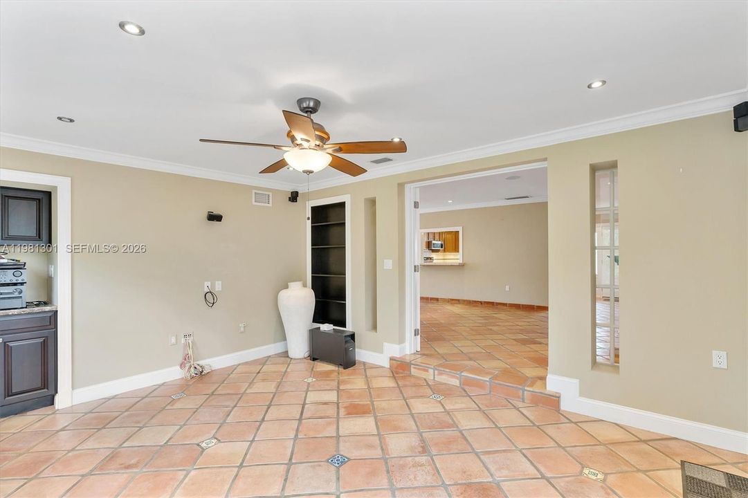 Recently Rented: $6,500 (3 beds, 2 baths, 1653 Square Feet)