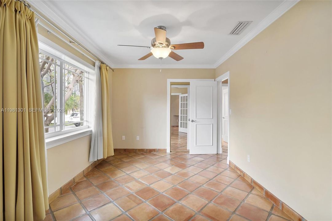 Recently Rented: $6,500 (3 beds, 2 baths, 1653 Square Feet)