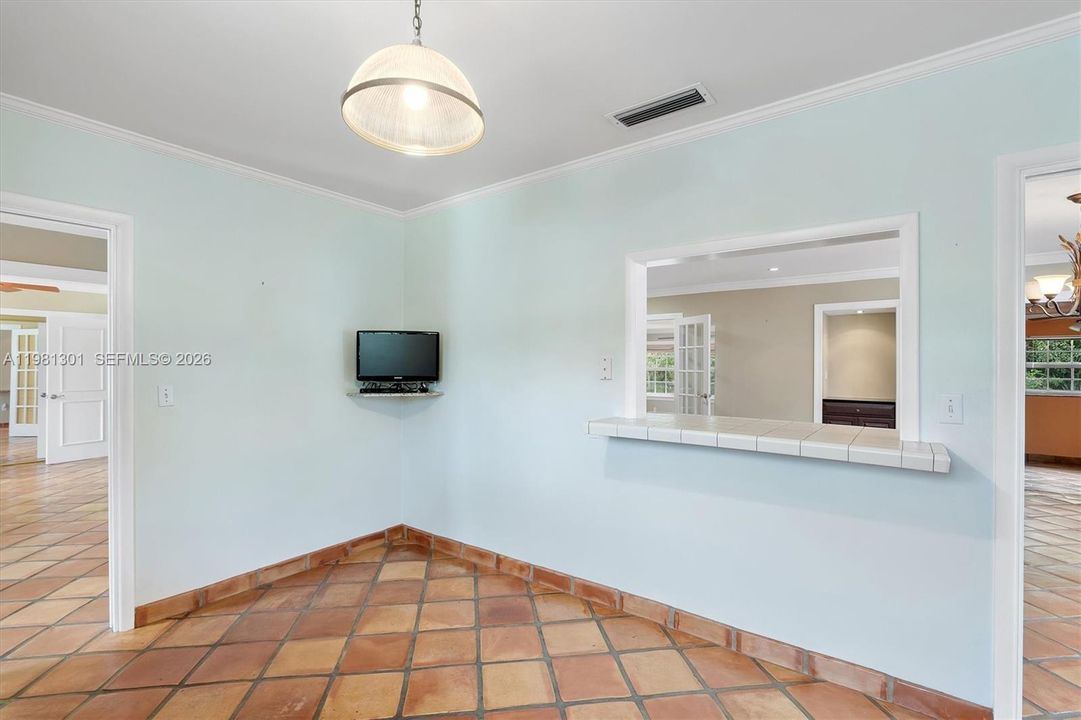 Recently Rented: $6,500 (3 beds, 2 baths, 1653 Square Feet)