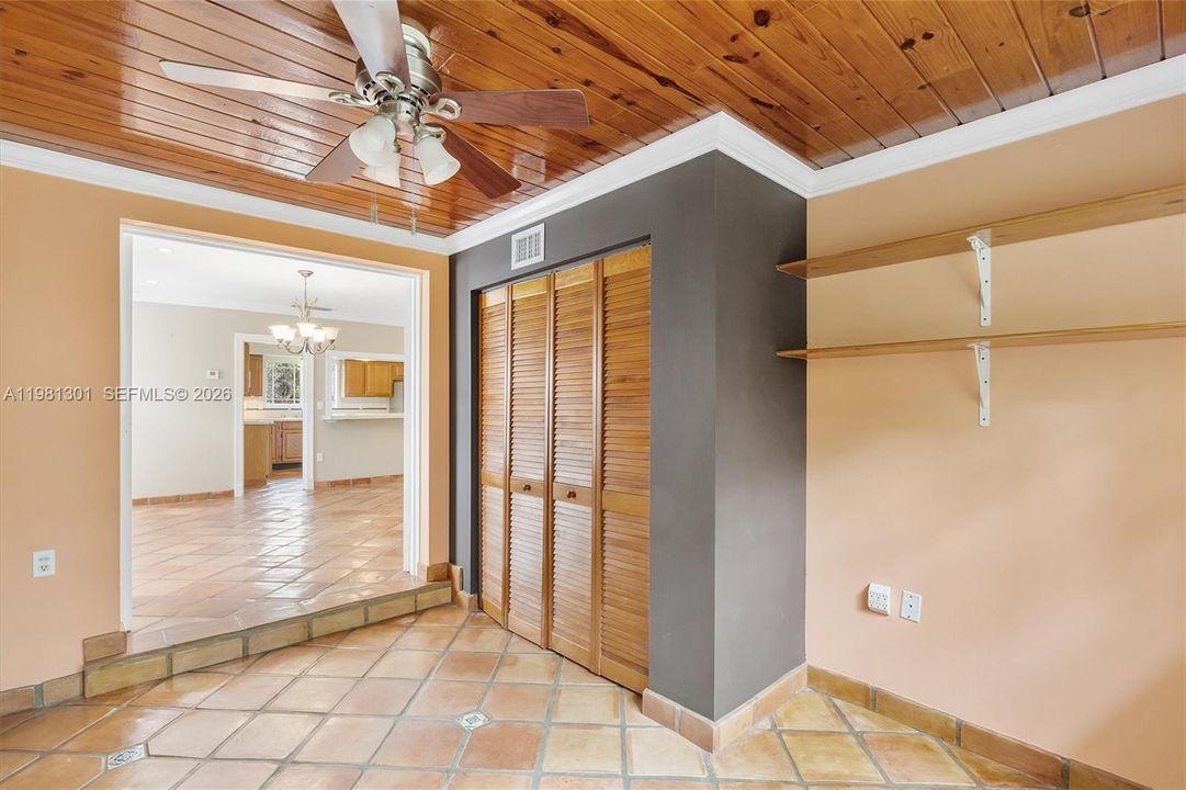 Recently Rented: $6,500 (3 beds, 2 baths, 1653 Square Feet)