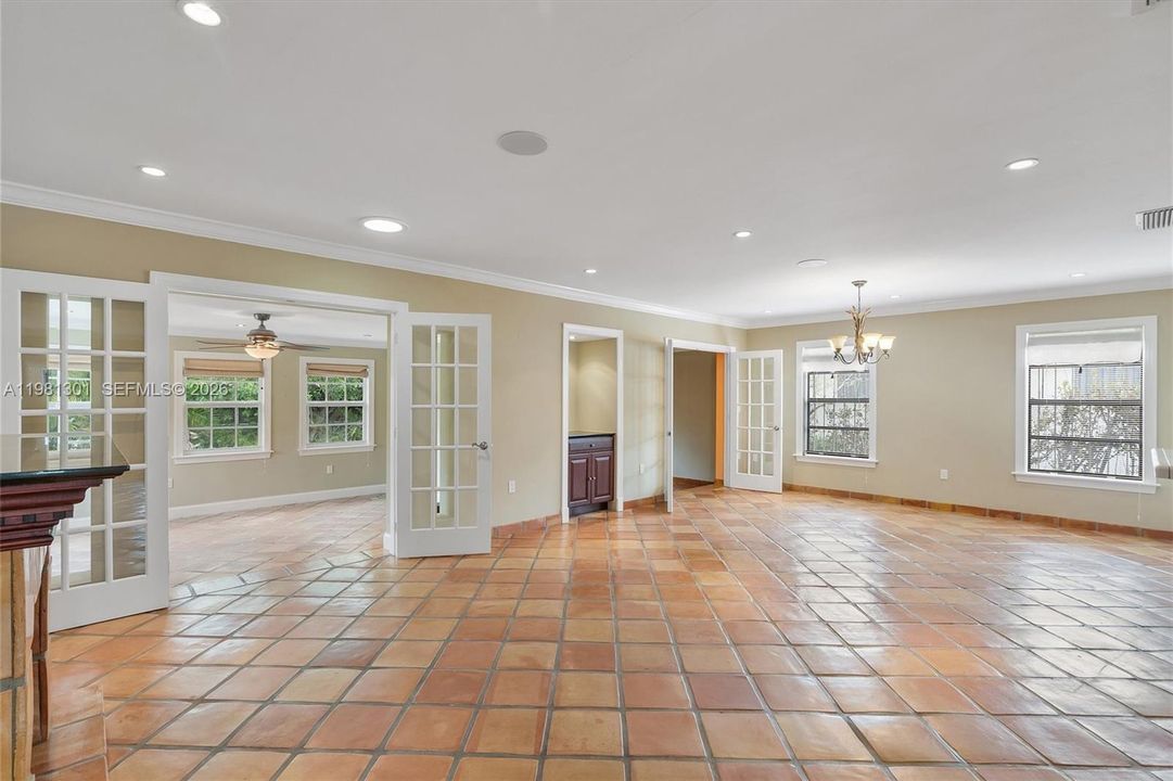 Recently Rented: $6,500 (3 beds, 2 baths, 1653 Square Feet)