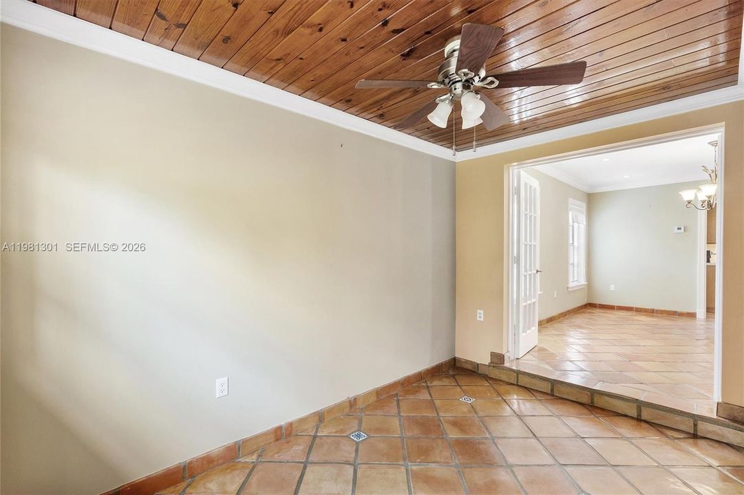 Recently Rented: $6,500 (3 beds, 2 baths, 1653 Square Feet)