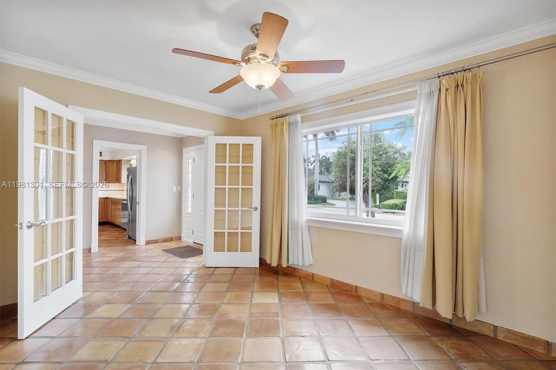Recently Rented: $6,500 (3 beds, 2 baths, 1653 Square Feet)