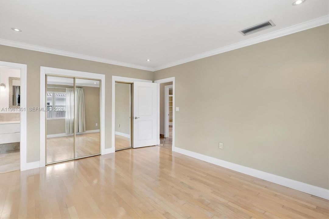 Recently Rented: $6,500 (3 beds, 2 baths, 1653 Square Feet)