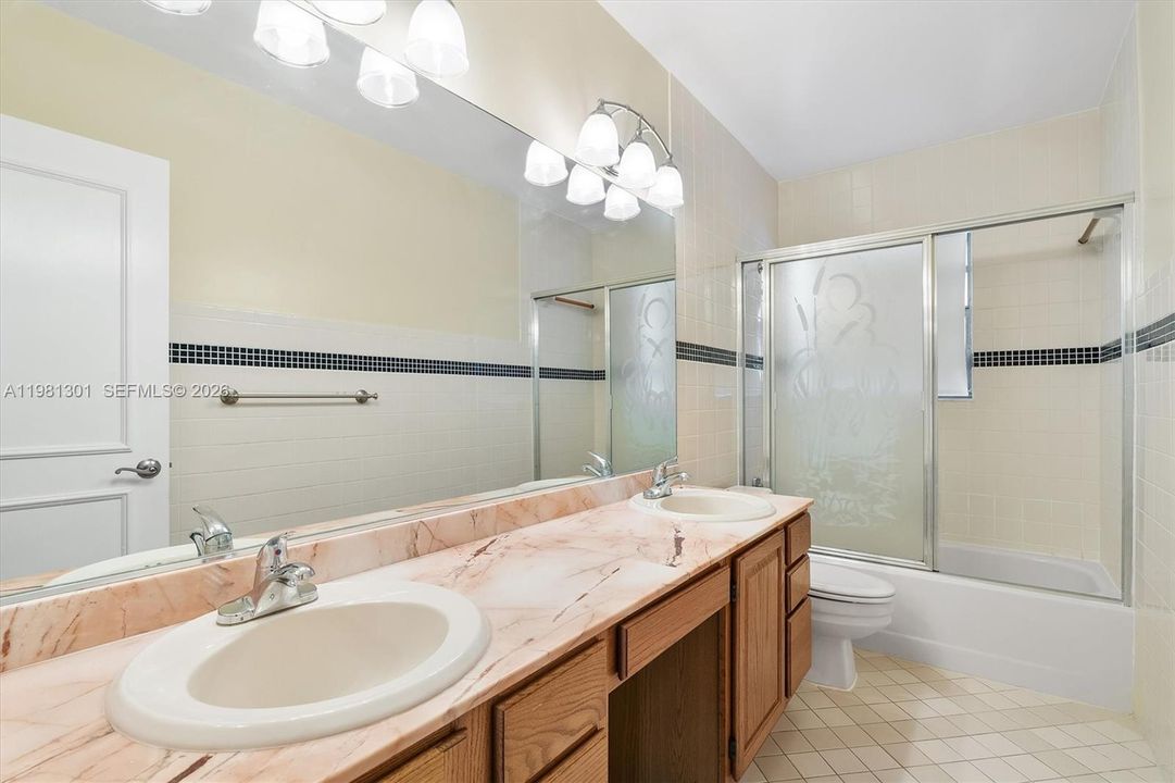 Recently Rented: $6,500 (3 beds, 2 baths, 1653 Square Feet)