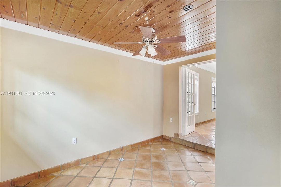 Recently Rented: $6,500 (3 beds, 2 baths, 1653 Square Feet)