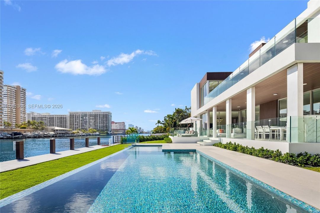 En Venta: $10,990,000 (7 camas, 7 baños, 7250 Pies cuadrados)