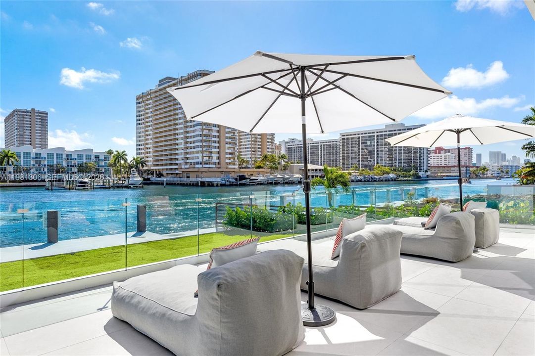 En Venta: $10,990,000 (7 camas, 7 baños, 7250 Pies cuadrados)