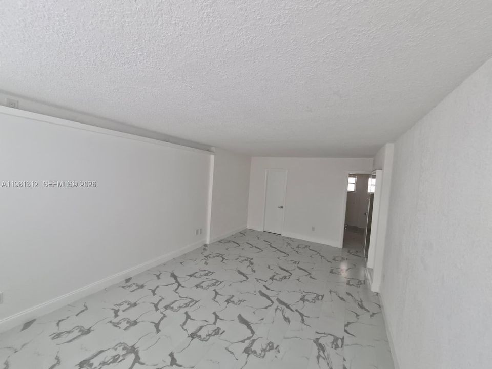 For Sale: $233,000 (2 beds, 2 baths, 1094 Square Feet)