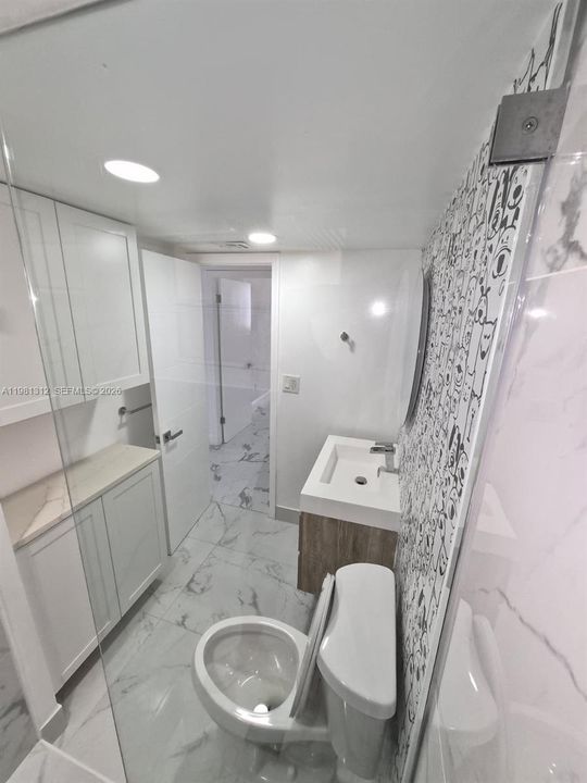 For Sale: $233,000 (2 beds, 2 baths, 1094 Square Feet)