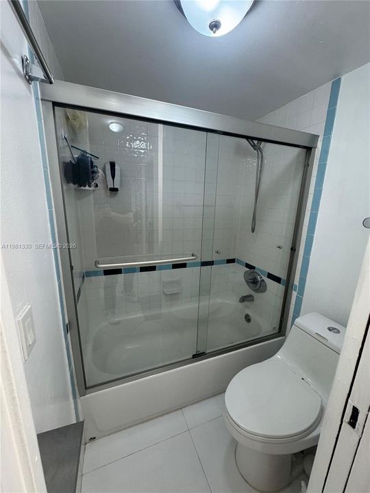 For Sale: $211,000 (1 beds, 1 baths, 652 Square Feet)