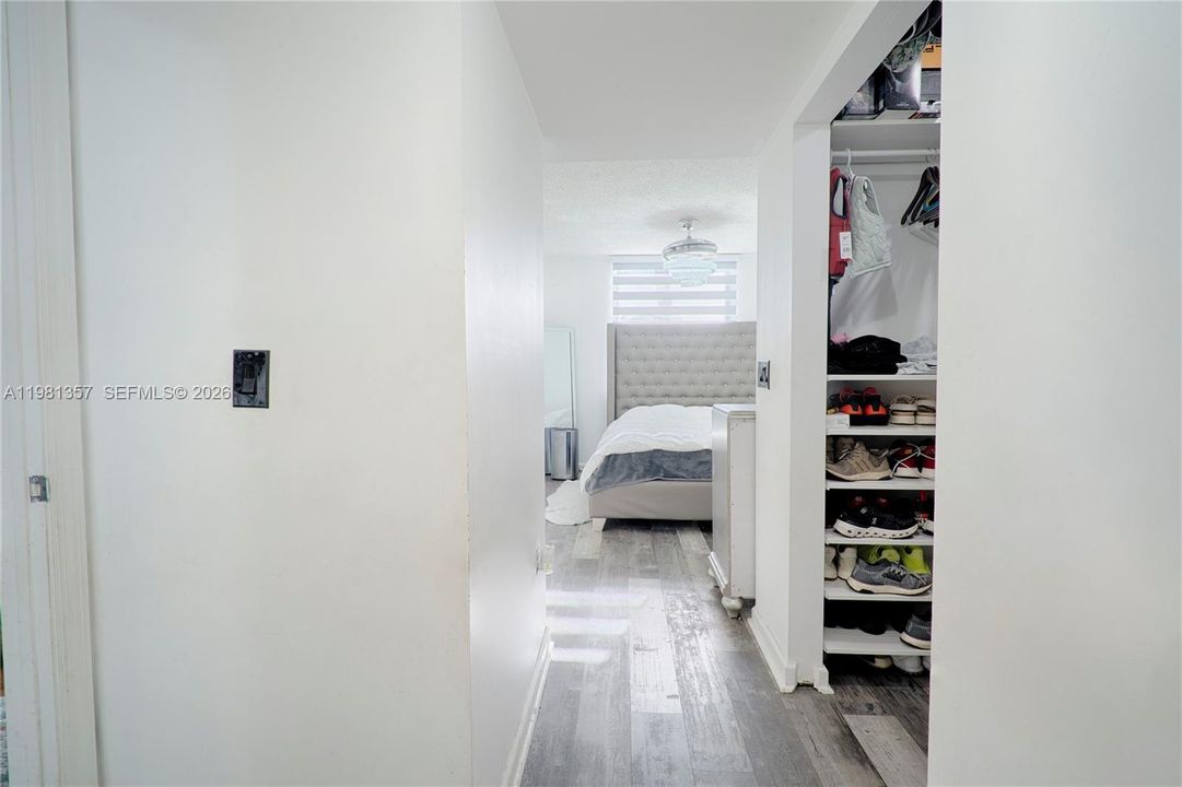 Activo con contrato: $299,000 (2 camas, 2 baños, 960 Pies cuadrados)