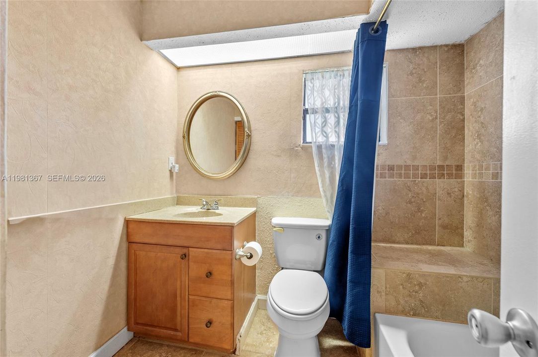 На продажу: $349,300 (2 спален, 2 ванн, 1280 Квадратных фут)