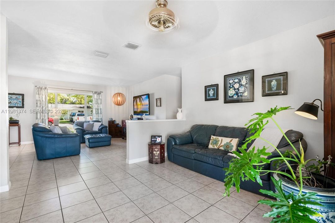 For Sale: $729,000 (3 beds, 2 baths, 1323 Square Feet)
