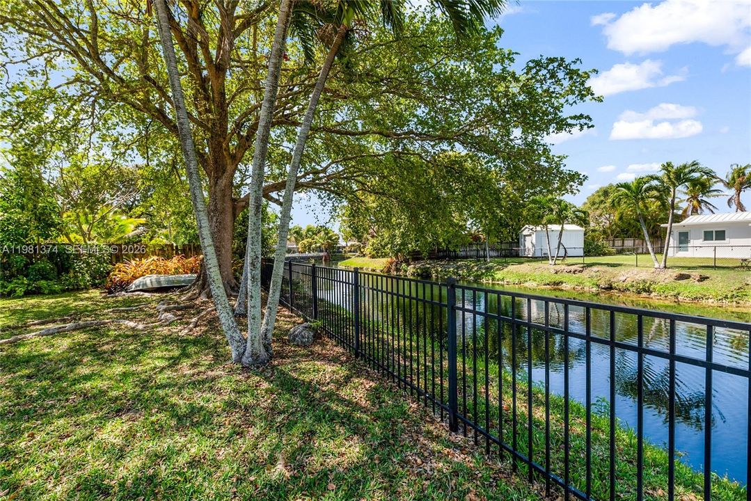 For Sale: $729,000 (3 beds, 2 baths, 1323 Square Feet)