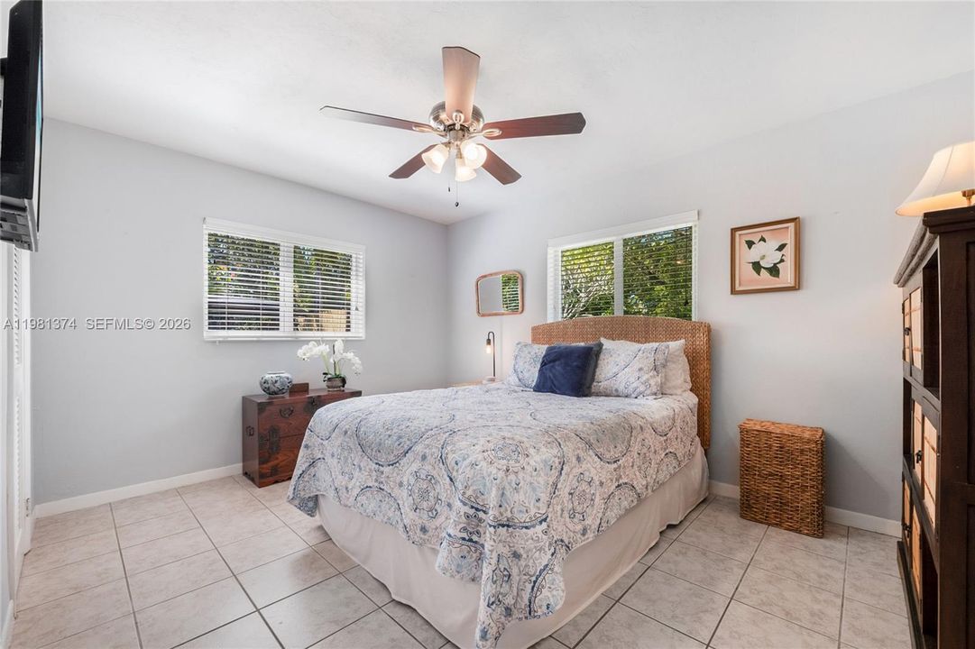 For Sale: $729,000 (3 beds, 2 baths, 1323 Square Feet)
