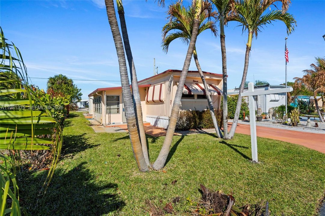 Vendido Recientemente: $89,900 (2 camas, 1 baños, 600 Pies cuadrados)