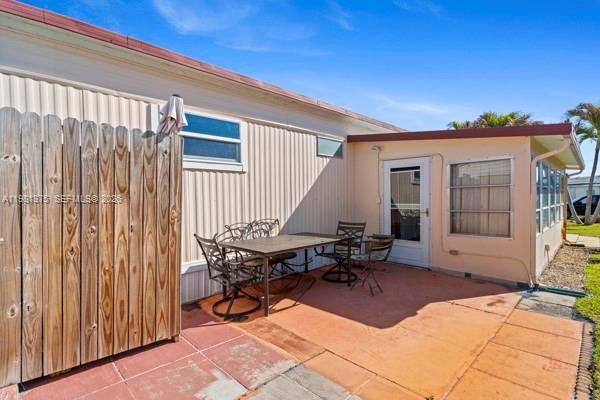 Vendido Recientemente: $89,900 (2 camas, 1 baños, 600 Pies cuadrados)