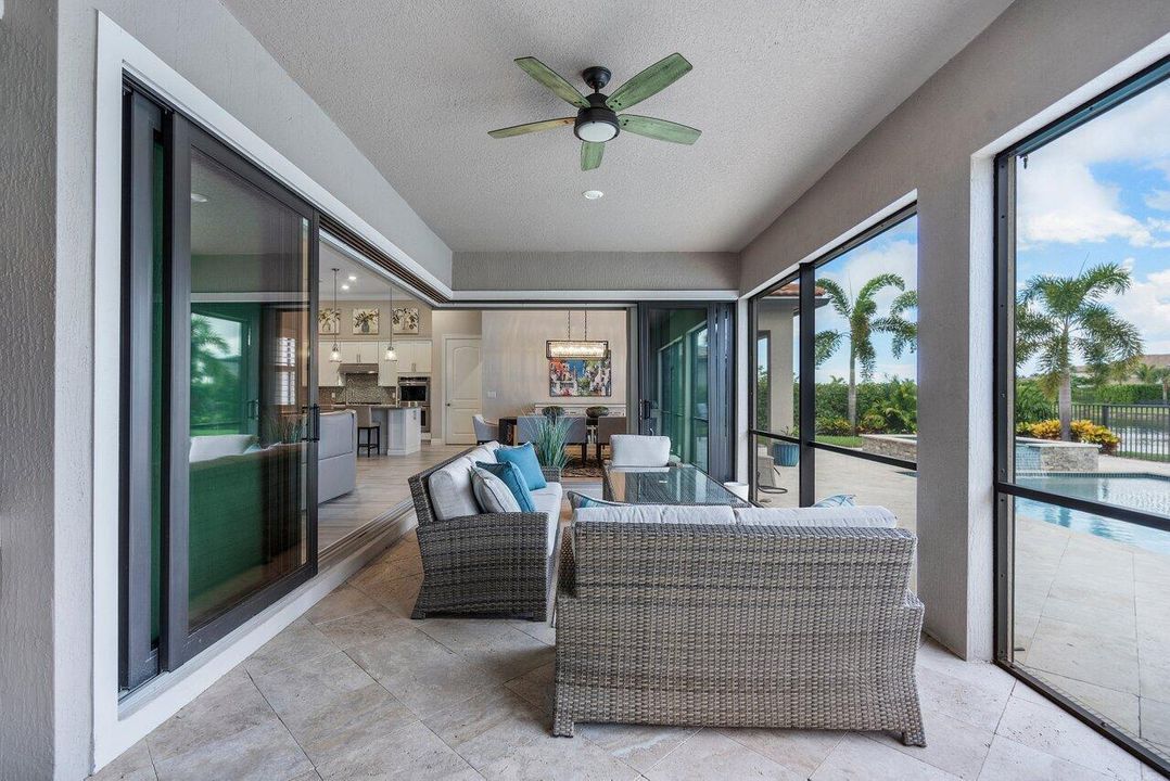Screened patio lanai