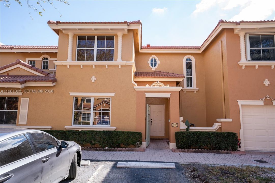 For Sale: $499,000 (3 beds, 2 baths, 1450 Square Feet)