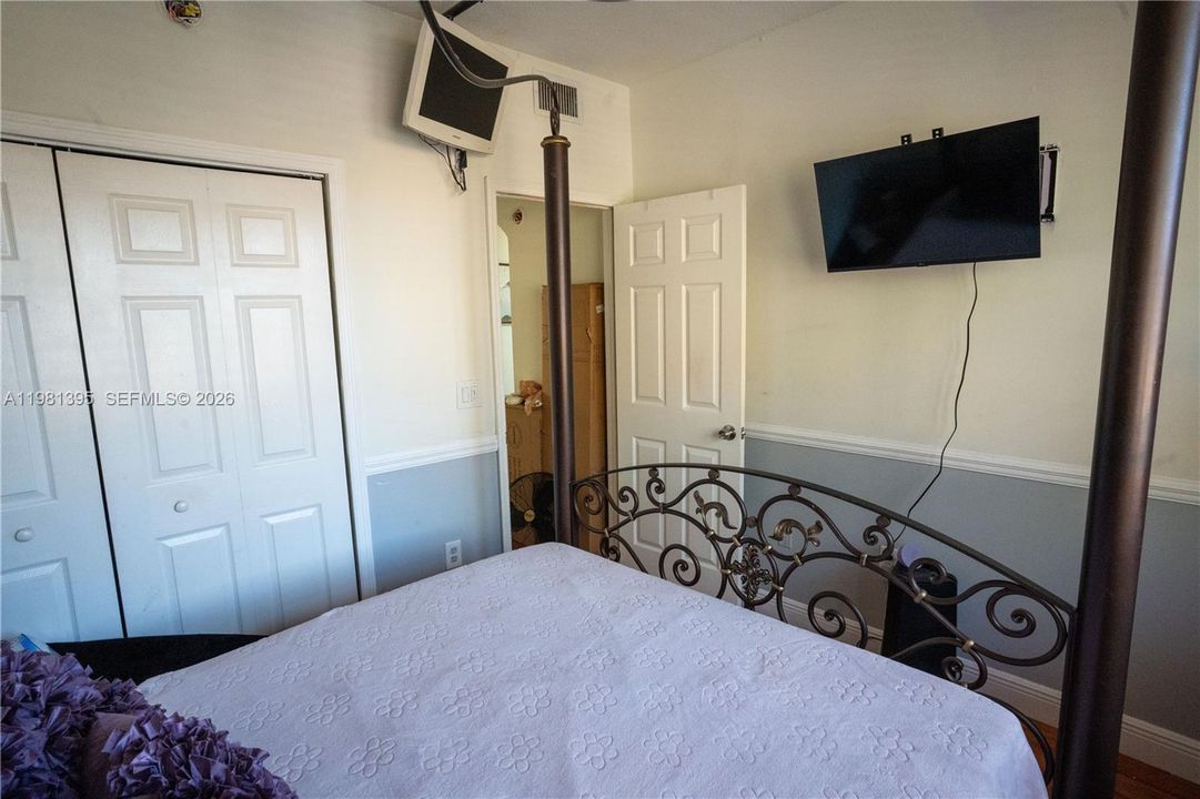 For Sale: $499,000 (3 beds, 2 baths, 1450 Square Feet)