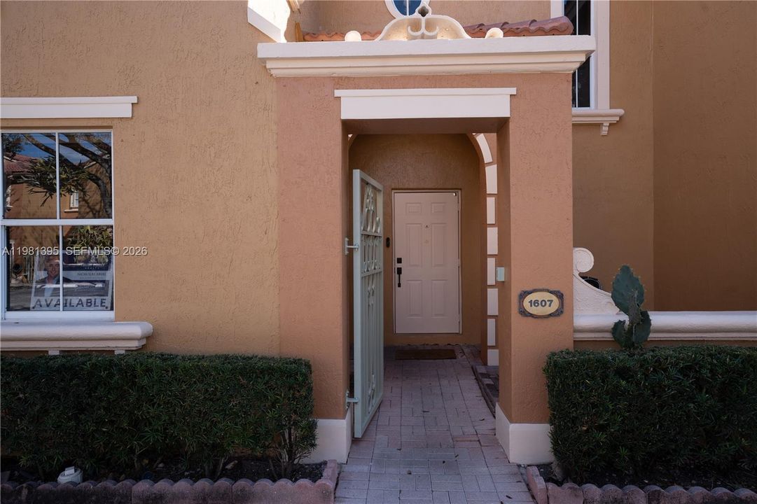 For Sale: $499,000 (3 beds, 2 baths, 1450 Square Feet)