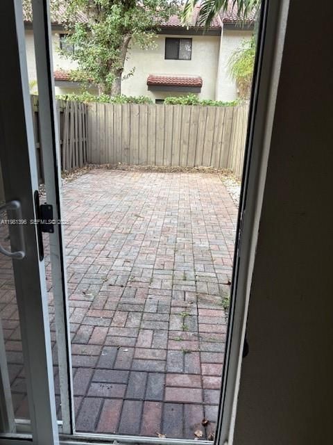 Recently Sold: $320,000 (2 beds, 2 baths, 954 Square Feet)