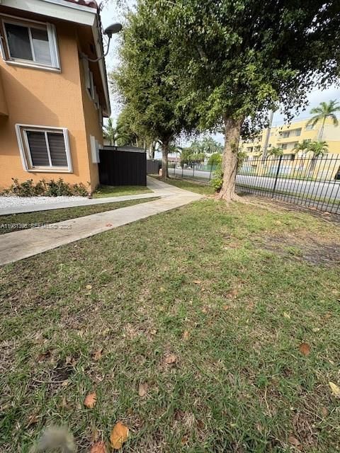 Recently Sold: $320,000 (2 beds, 2 baths, 954 Square Feet)
