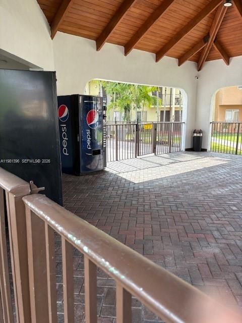 Recently Sold: $320,000 (2 beds, 2 baths, 954 Square Feet)