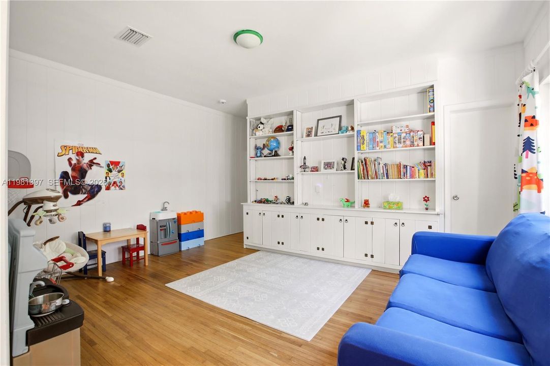 Activo con contrato: $3,249,999 (6 camas, 4 baños, 3202 Pies cuadrados)